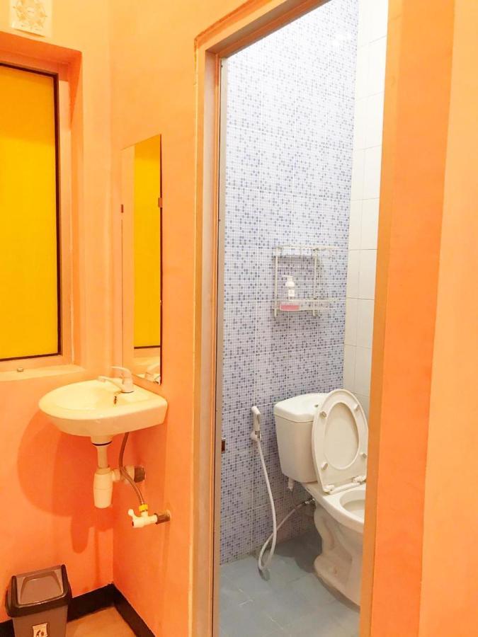 Roomz Budget Residence Semarang Exteriér fotografie